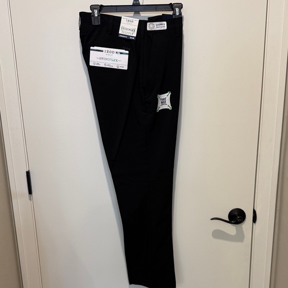 Izod Men's Black Swingflex Pants
- 4-way stretch
- UPF-40 Protection - Picture 1 of 3